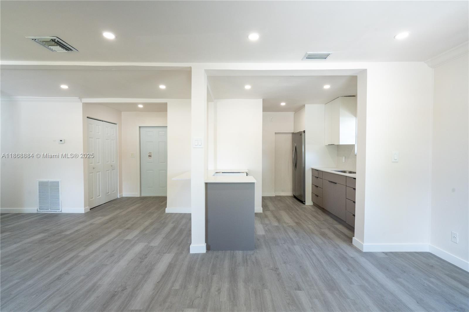 ELEANOR PARK - Residential