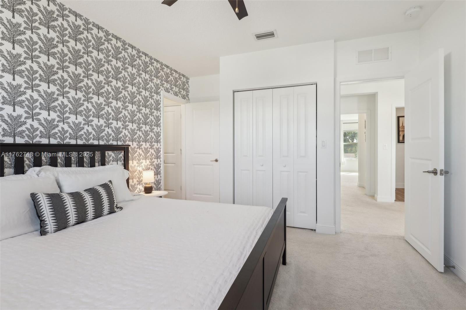 CRYSTAL LAKE 1ST SEC - Residential