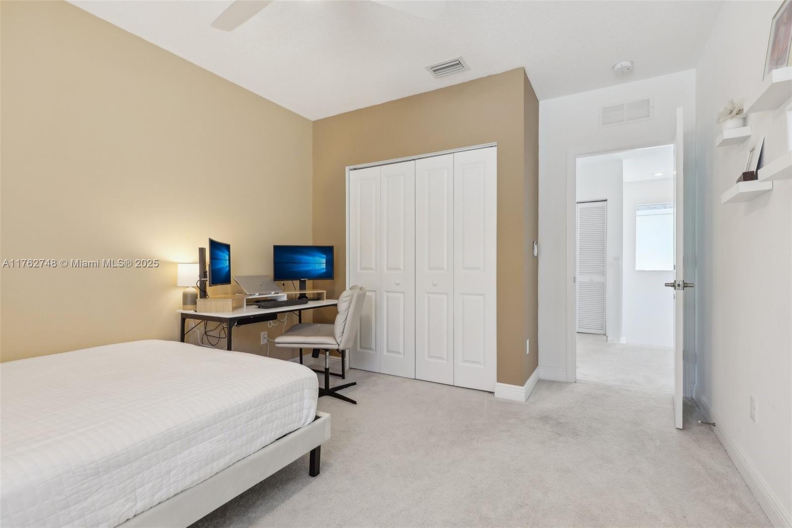 CRYSTAL LAKE 1ST SEC - Residential