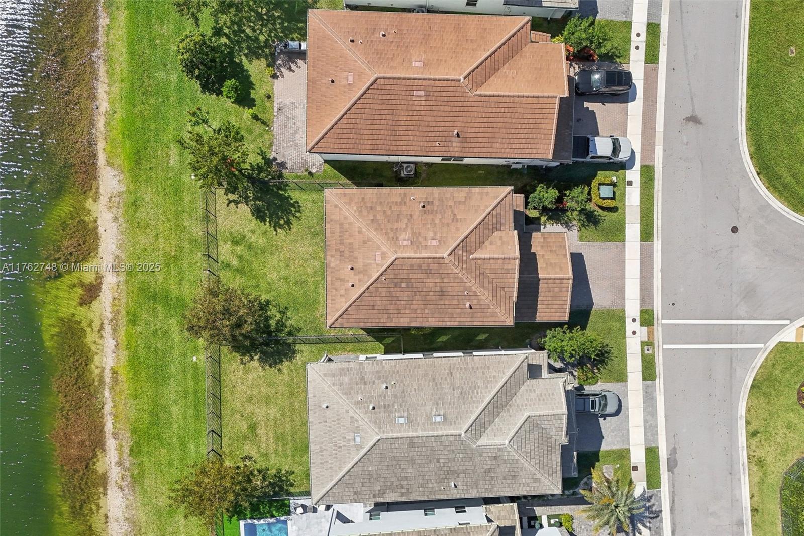 CRYSTAL LAKE 1ST SEC - Residential