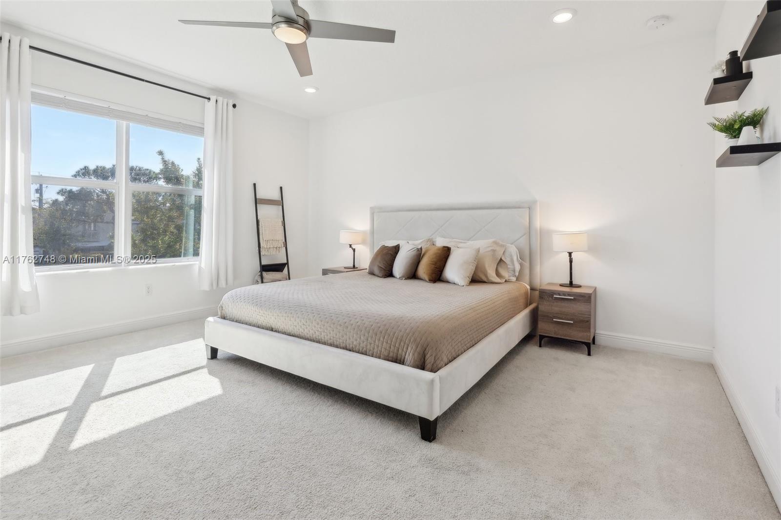 CRYSTAL LAKE 1ST SEC - Residential