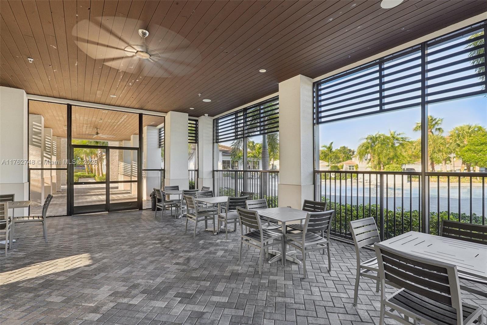 CRYSTAL LAKE 1ST SEC - Residential