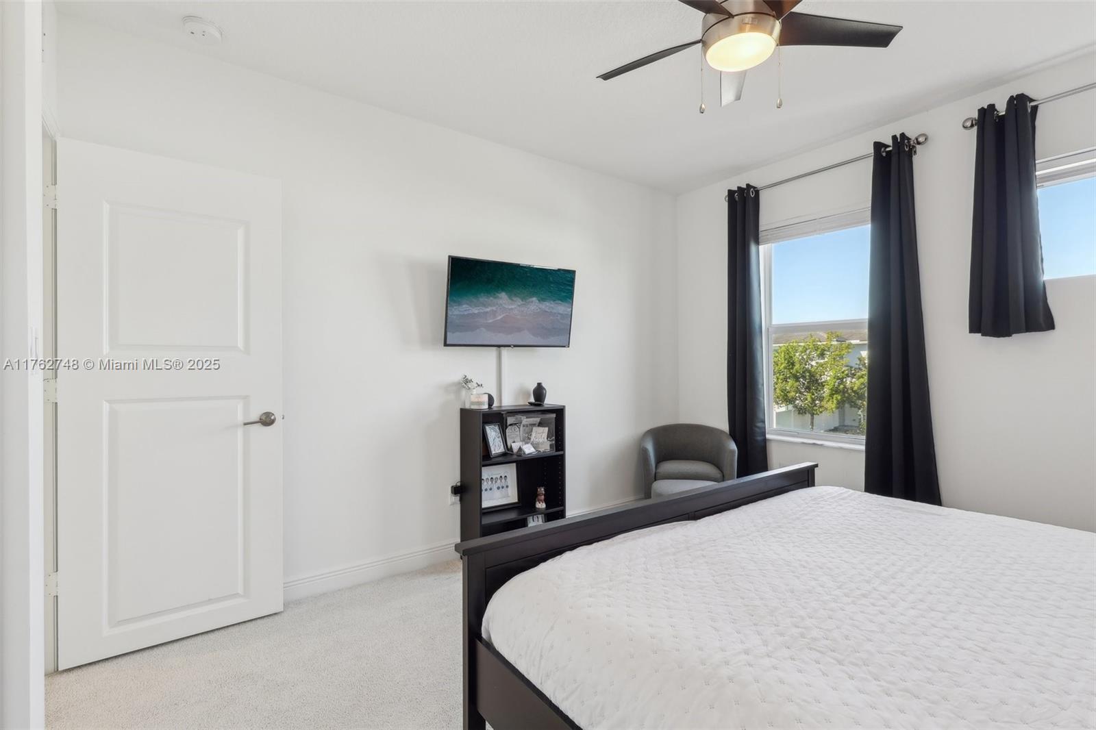 CRYSTAL LAKE 1ST SEC - Residential