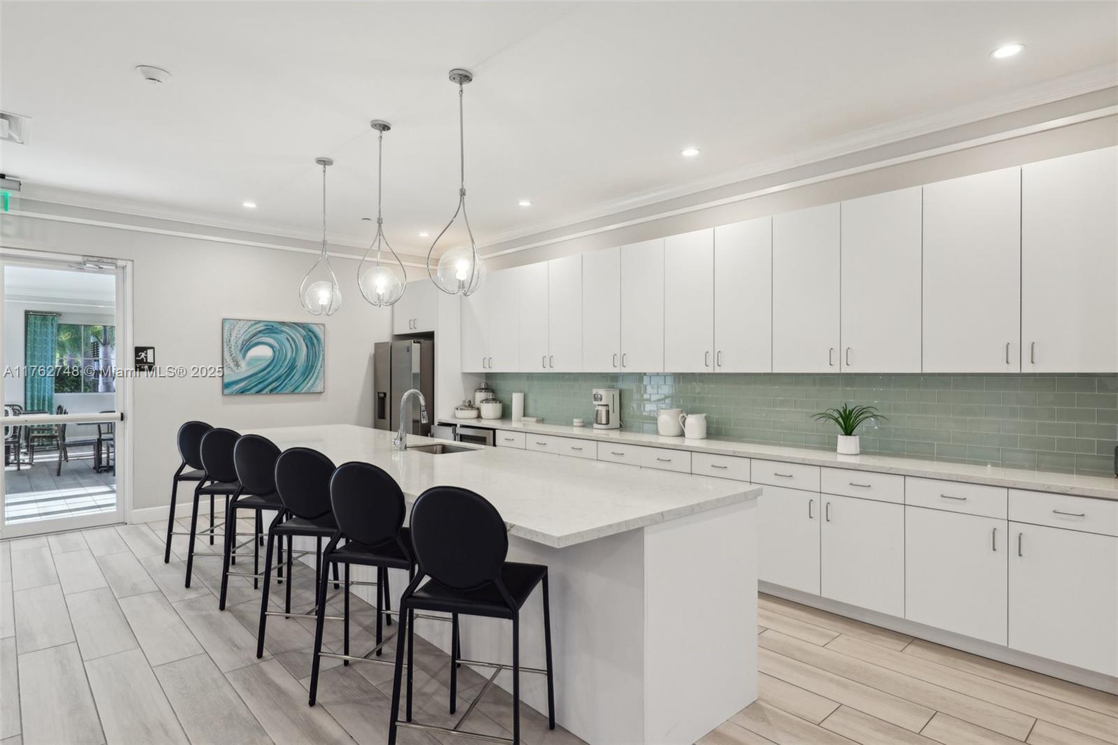 CRYSTAL LAKE 1ST SEC - Residential