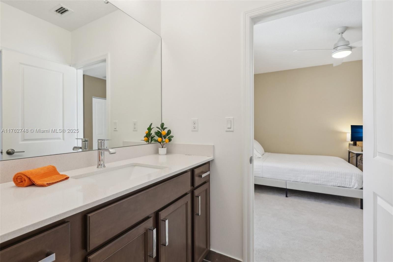 CRYSTAL LAKE 1ST SEC - Residential