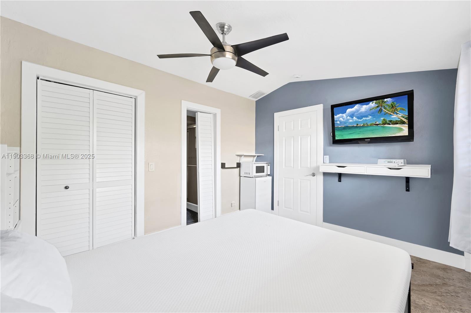 GULFSTREAM ESTATES - Residential