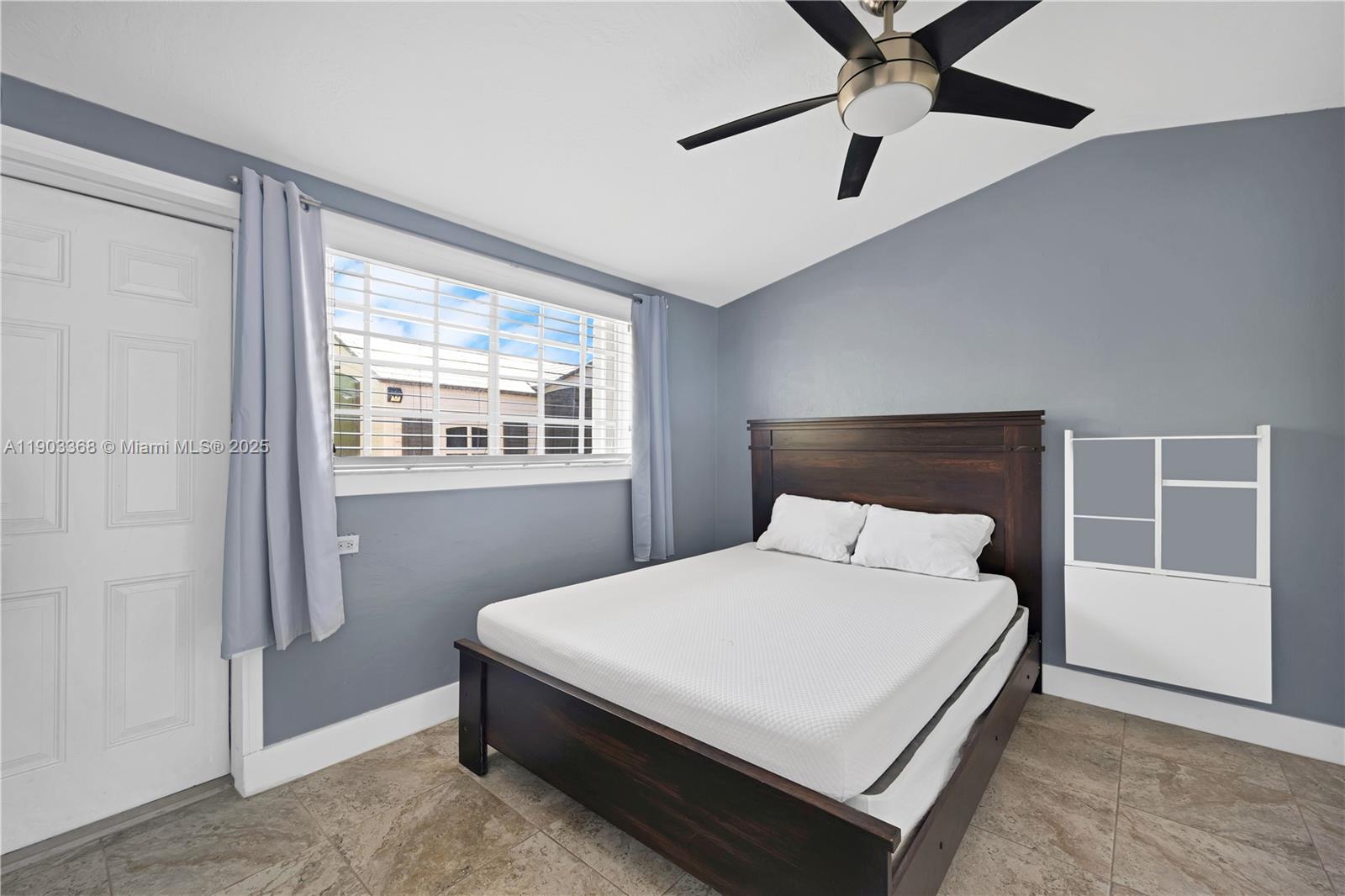 GULFSTREAM ESTATES - Residential