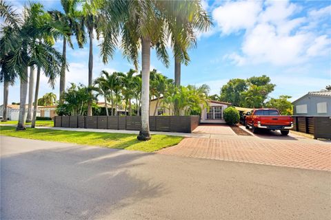 Photo of 818 NE 3rd St, Hallandale Beach, FL 33009 (MLS # A11903368) Photo of 818 NE 3rd St, Hallandale Beach, FL 33009 (MLS # A11903368)