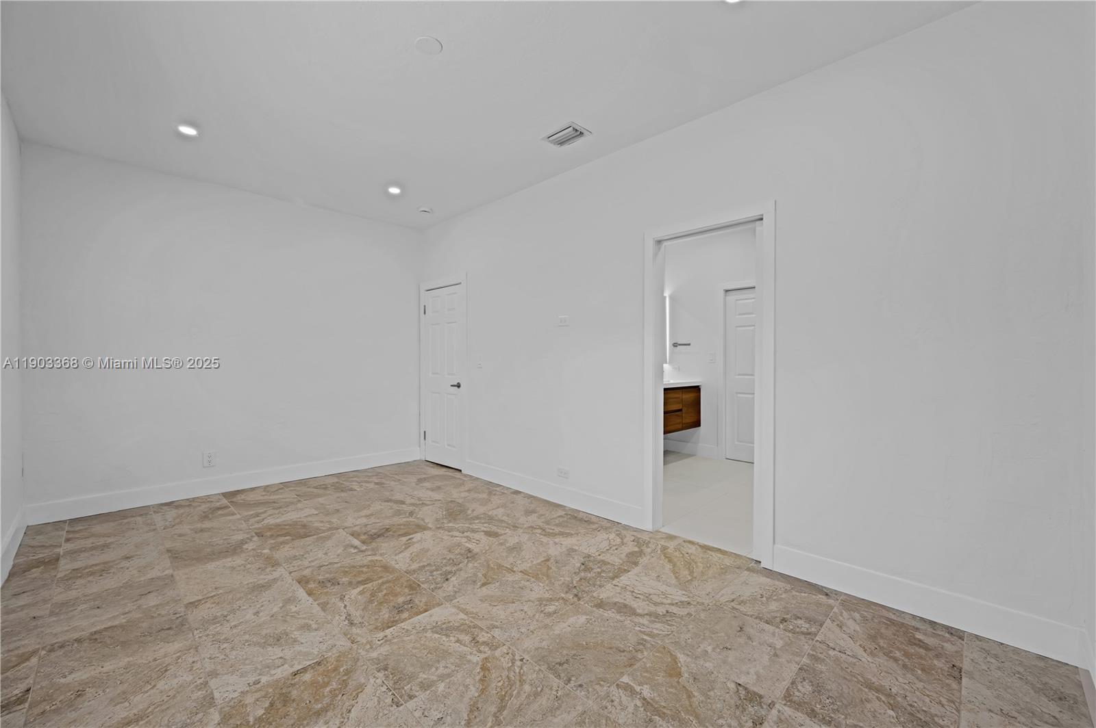 GULFSTREAM ESTATES - Residential