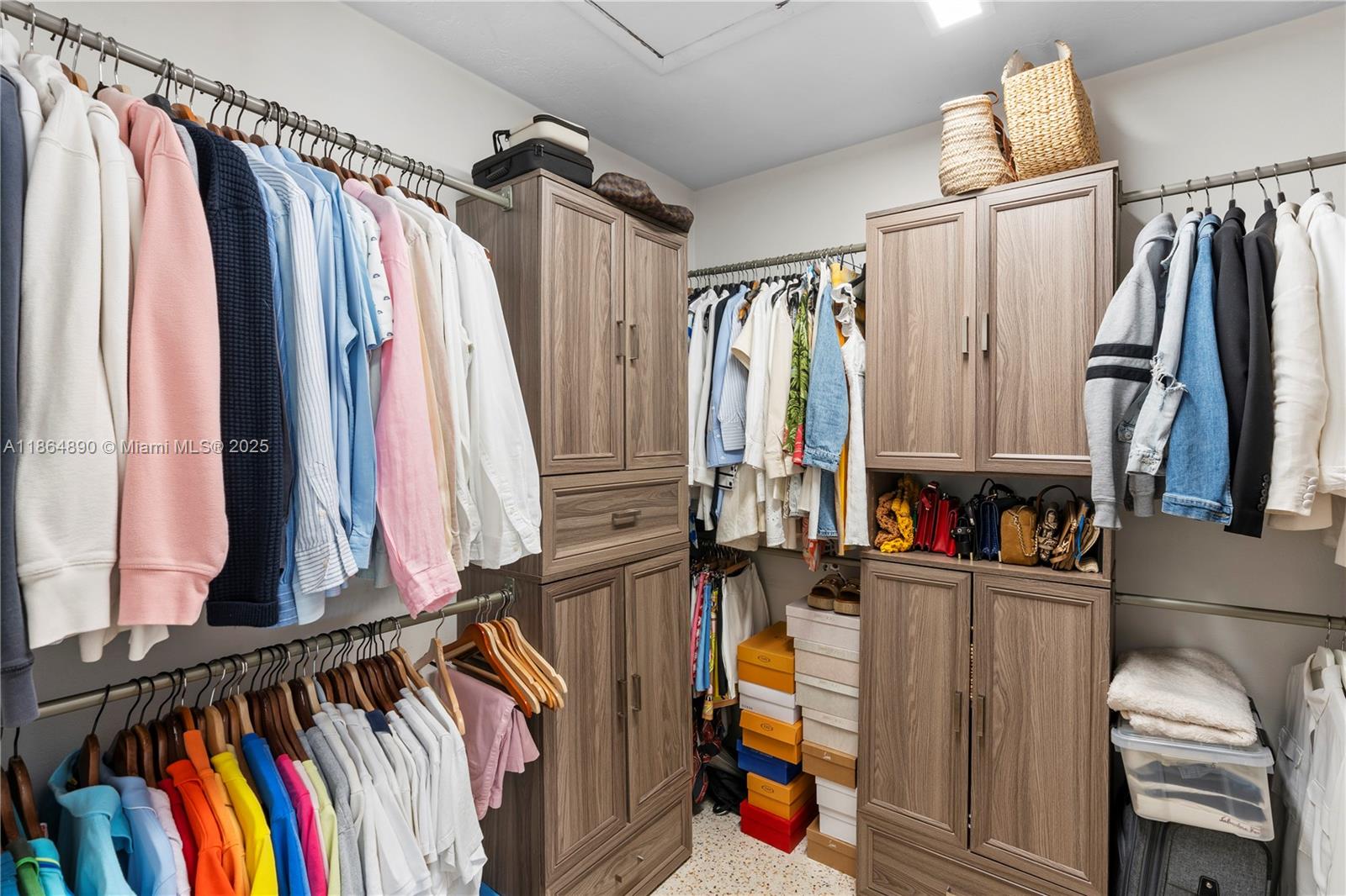 KEYSTONE ISLANDS - Residential