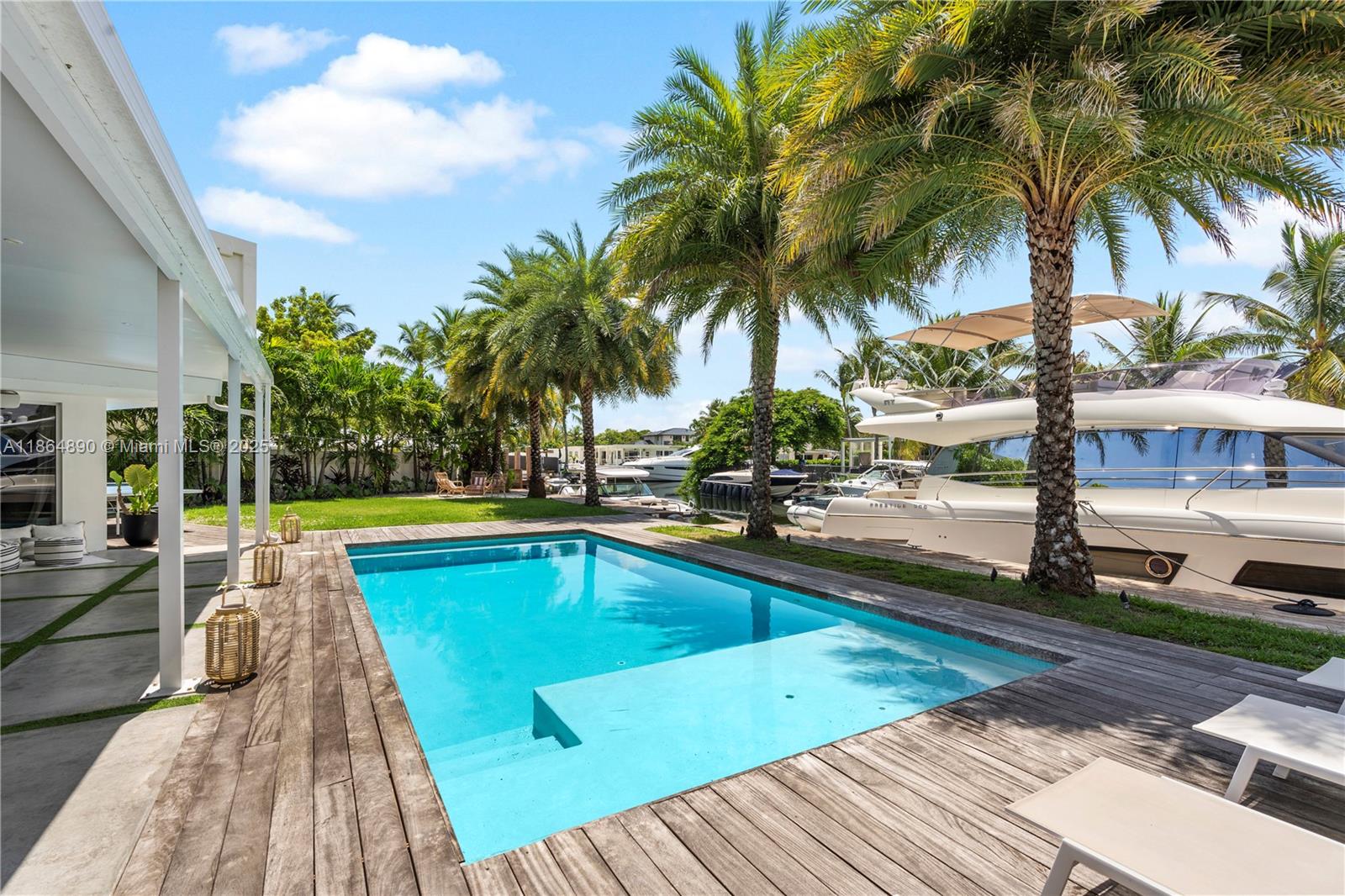 KEYSTONE ISLANDS - Residential