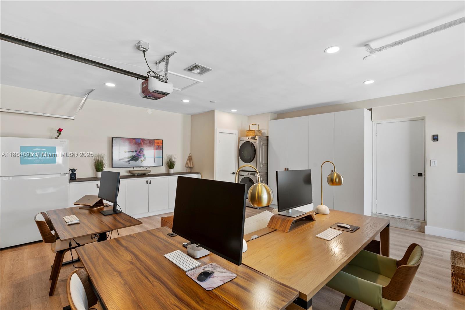 KEYSTONE ISLANDS - Residential