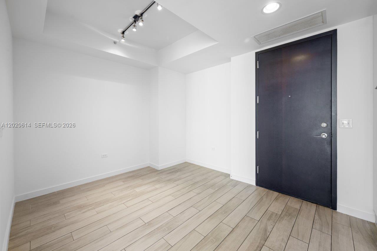 NINE AT MARY BRICKELL VIL - Residential