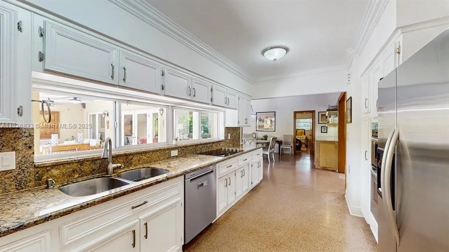 Coral Gables, Florida 33134, United States, 6 Bedrooms Bedrooms, ,5 BathroomsBathrooms,Residential,Active,161158