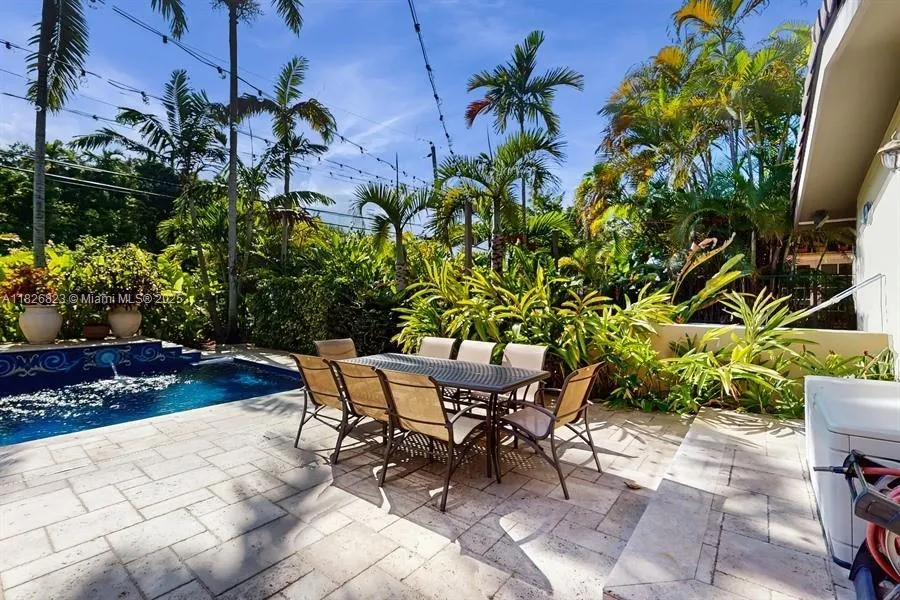 Coral Gables, Florida 33134, United States, 6 Bedrooms Bedrooms, ,5 BathroomsBathrooms,Residential,Active,161158