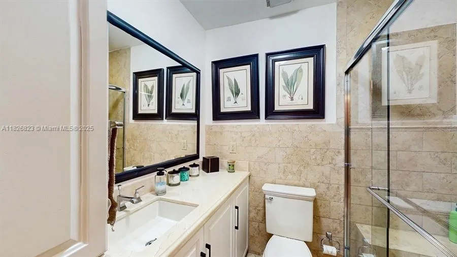 Coral Gables, Florida 33134, United States, 6 Bedrooms Bedrooms, ,5 BathroomsBathrooms,Residential,Active,161158