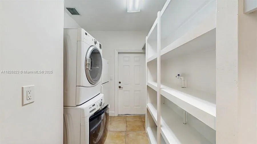 Coral Gables, Florida 33134, United States, 6 Bedrooms Bedrooms, ,5 BathroomsBathrooms,Residential,Active,161158