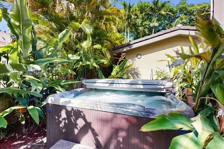 Coral Gables, Florida 33134, United States, 6 Bedrooms Bedrooms, ,5 BathroomsBathrooms,Residential,Active,161158