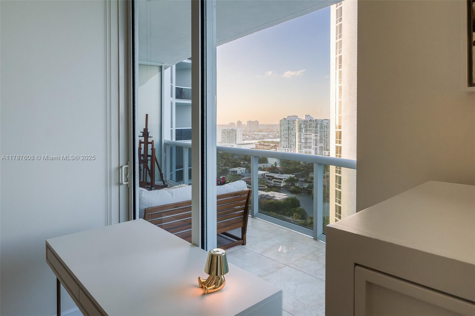 15901 Collins Ave 2502