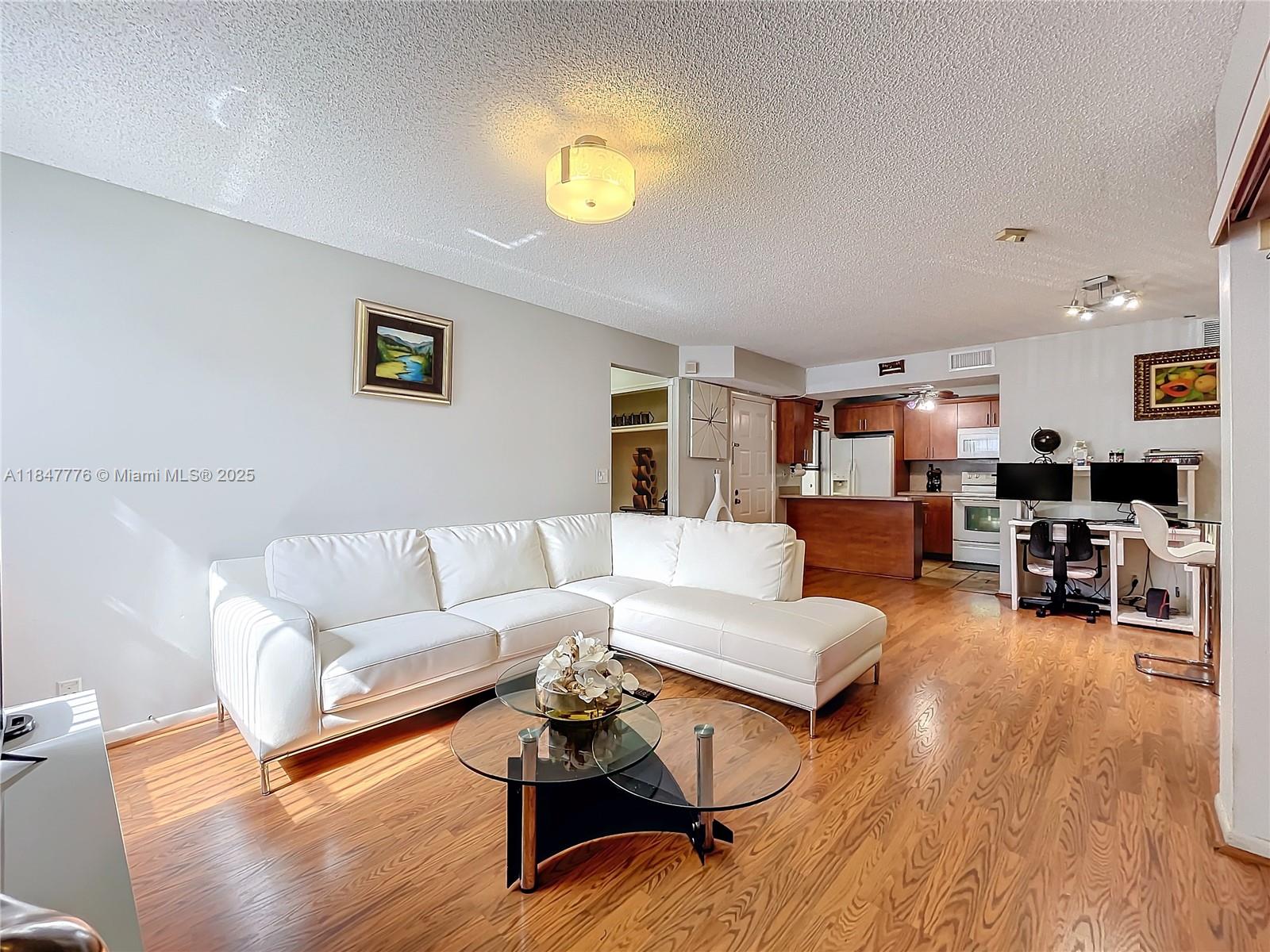 11533 NW 10th St 11533