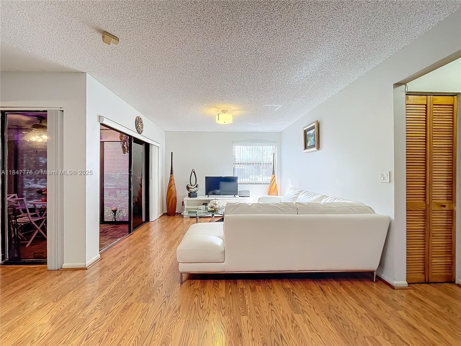 11533 NW 10th St 11533