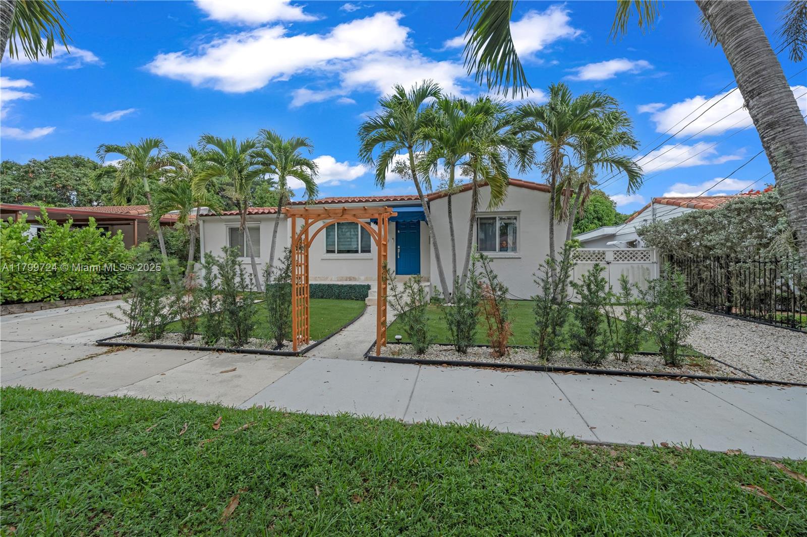 2959 Sw 18th St, Miami, Broward County, Florida - 3 Bedrooms  
1 Bathrooms - 