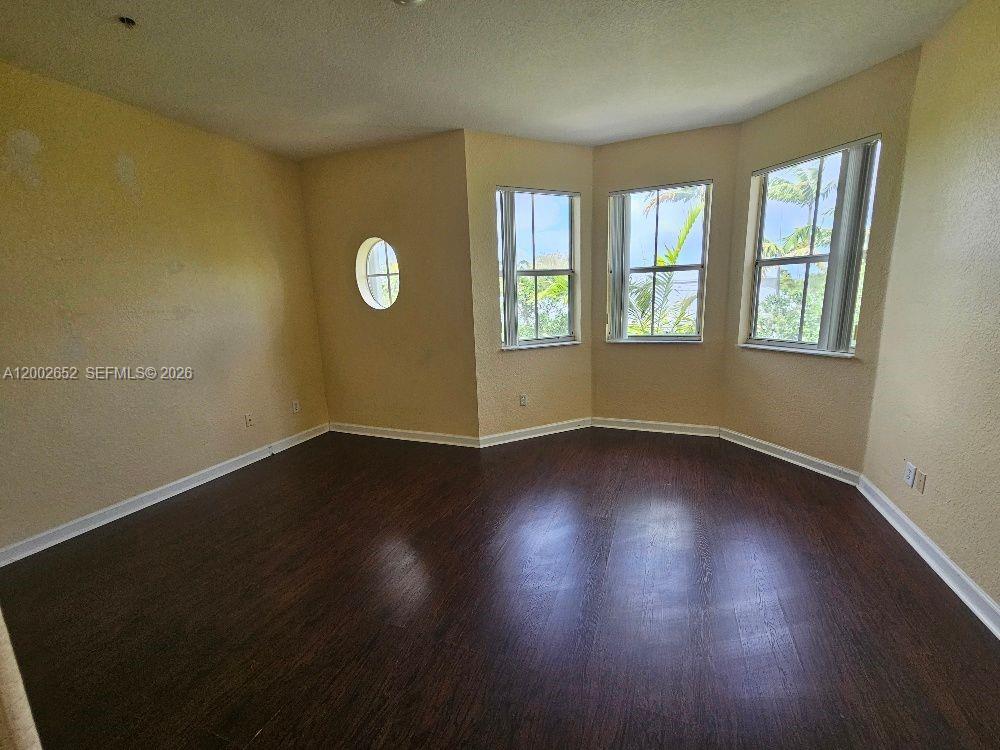 SHOMA TOWNHOMES AT ROYAL - Residential