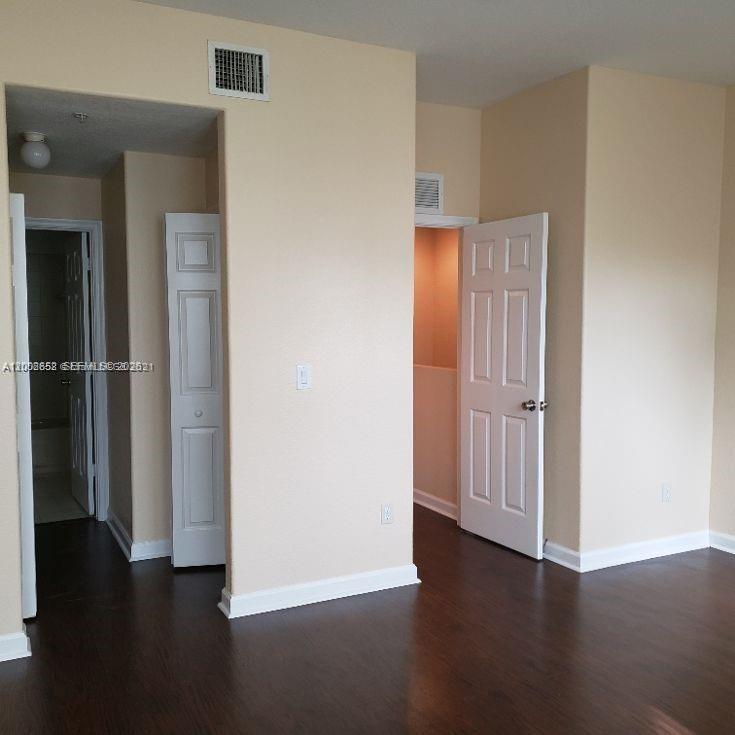 SHOMA TOWNHOMES AT ROYAL - Residential