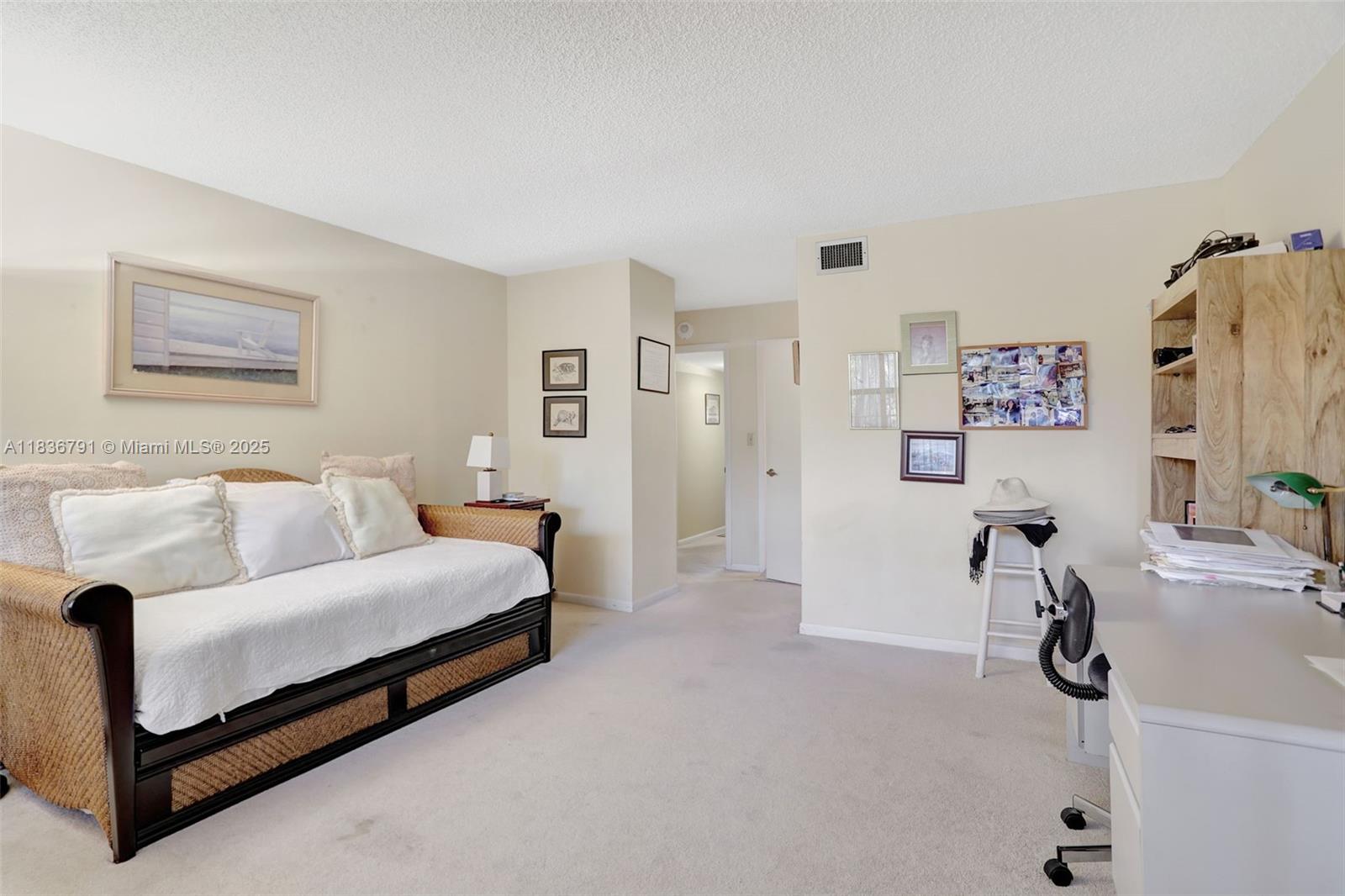 HAMPTON BEACH CLUB CONDO - Residential