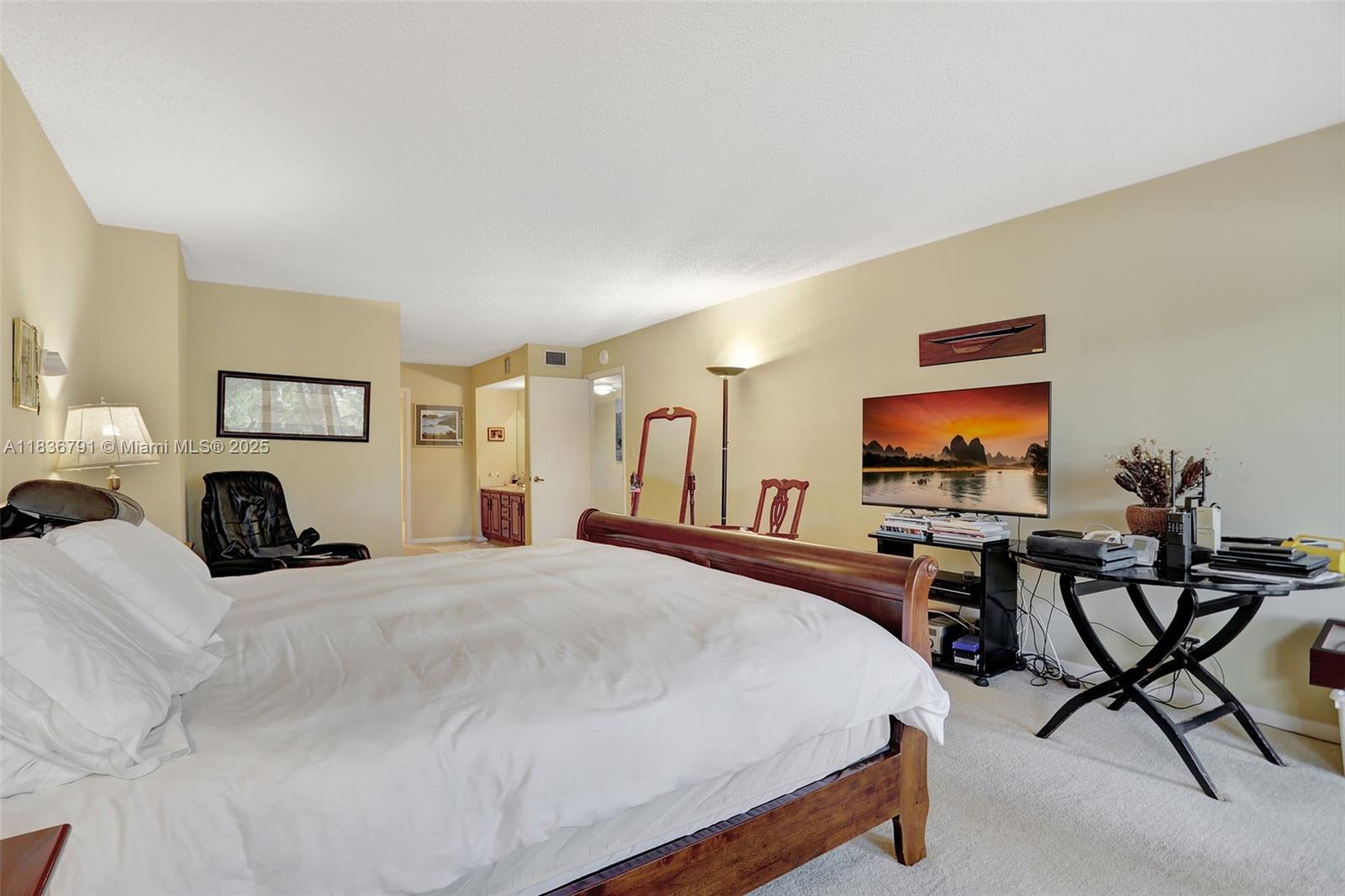 HAMPTON BEACH CLUB CONDO - Residential