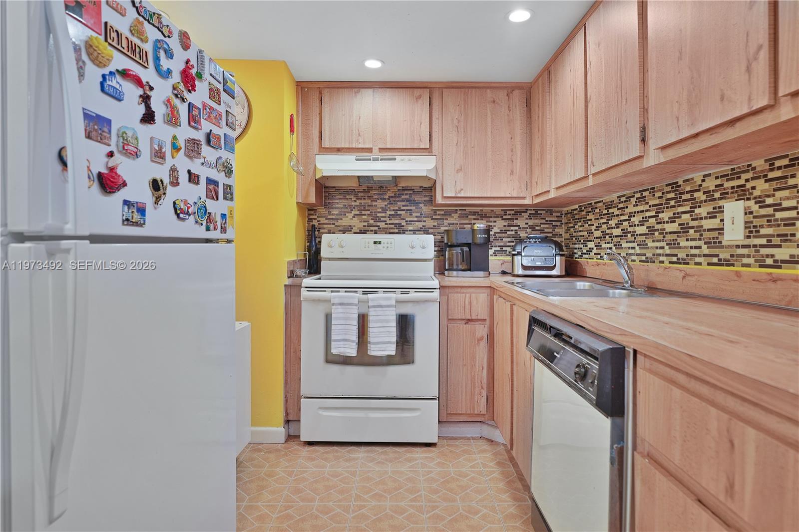 THE PALM BAY YACHT CLUB C - Residential