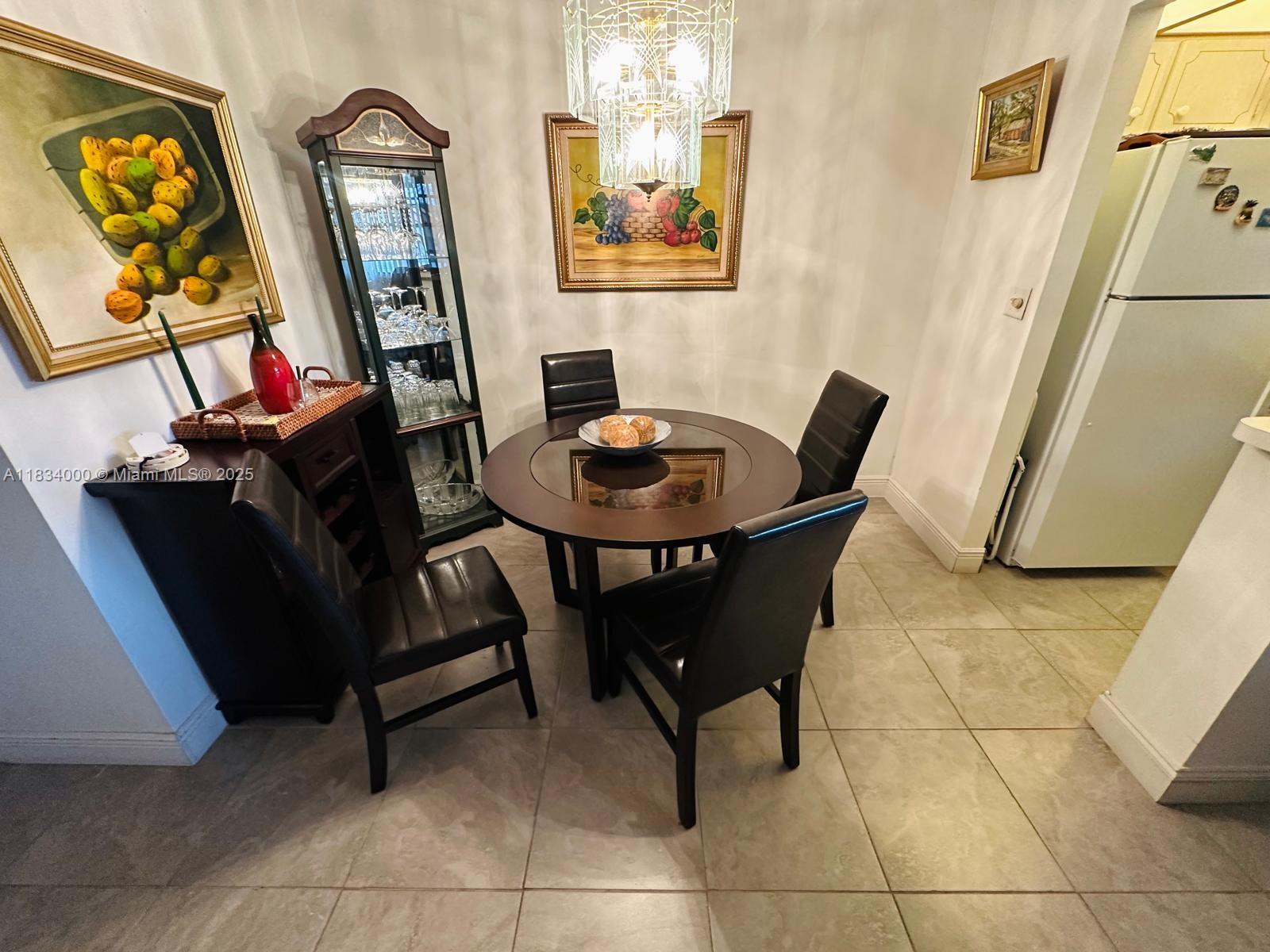 BEVERLY HILLS CONDO - Residential