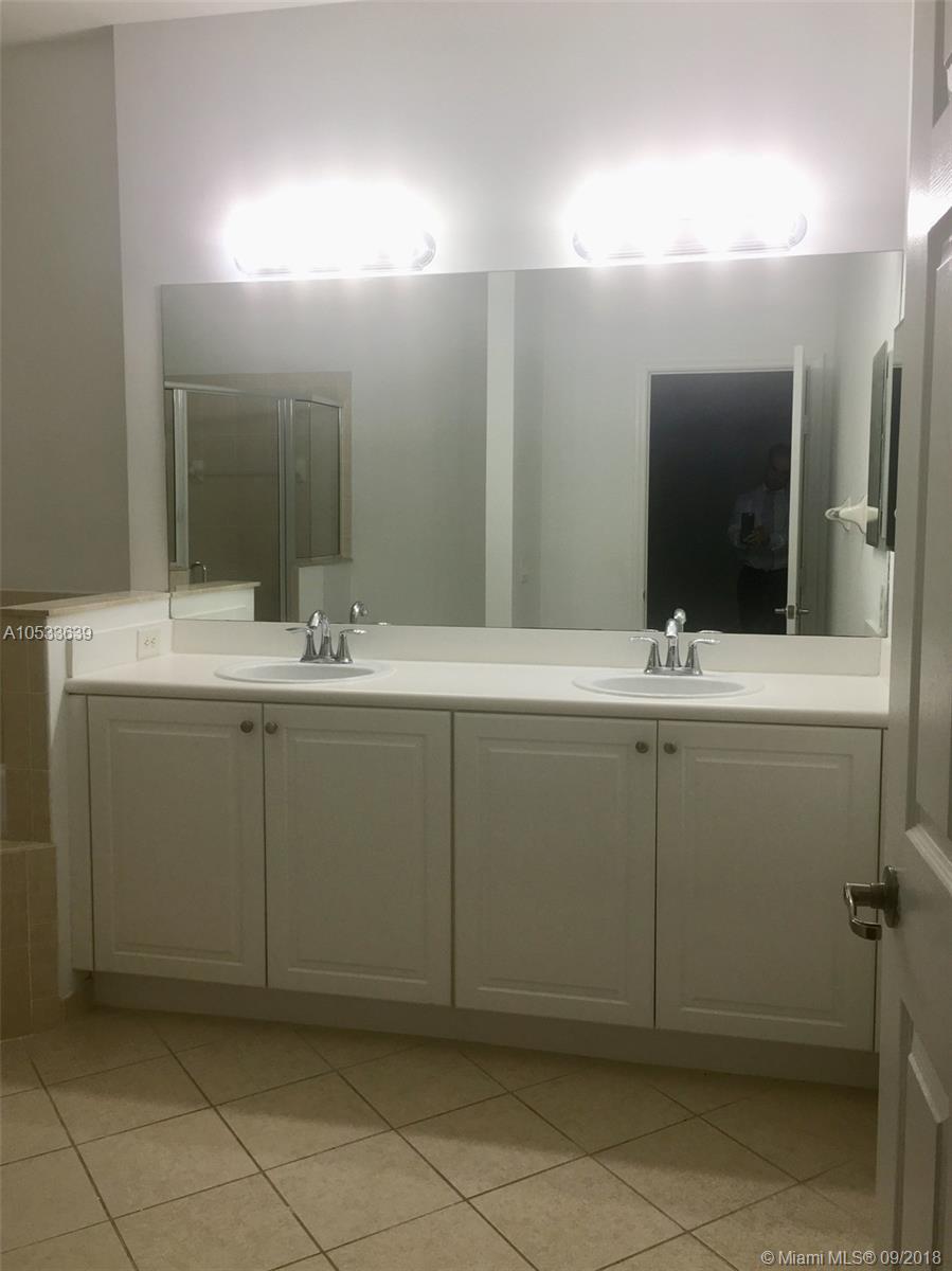 LAKES BY THE BAY GEE - Residential