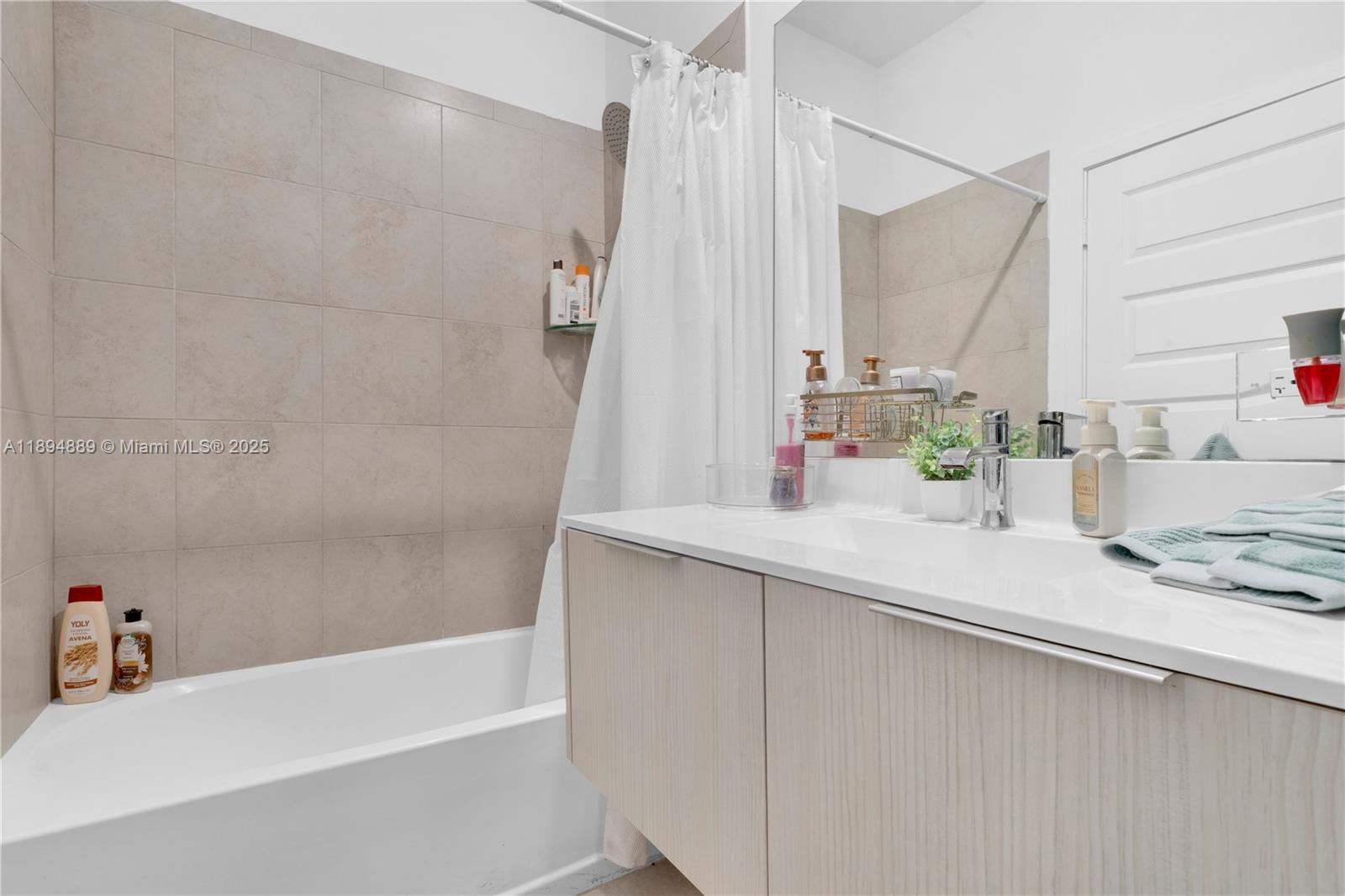 APEX AT PARK CENTRAL COND - Residential