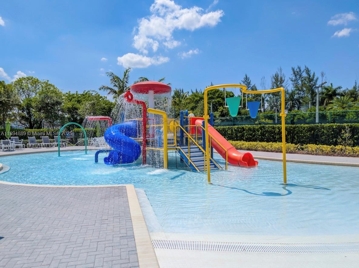 APEX AT PARK CENTRAL COND - Residential