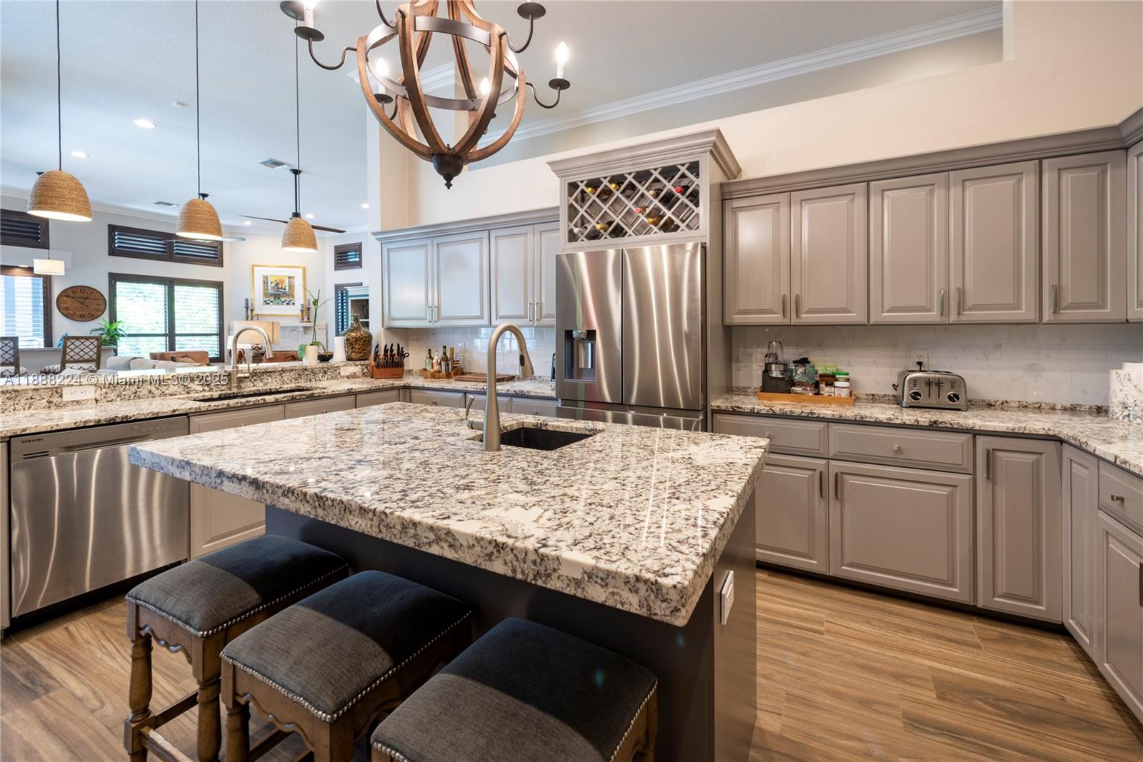 PLANTATION ACRES - Residential