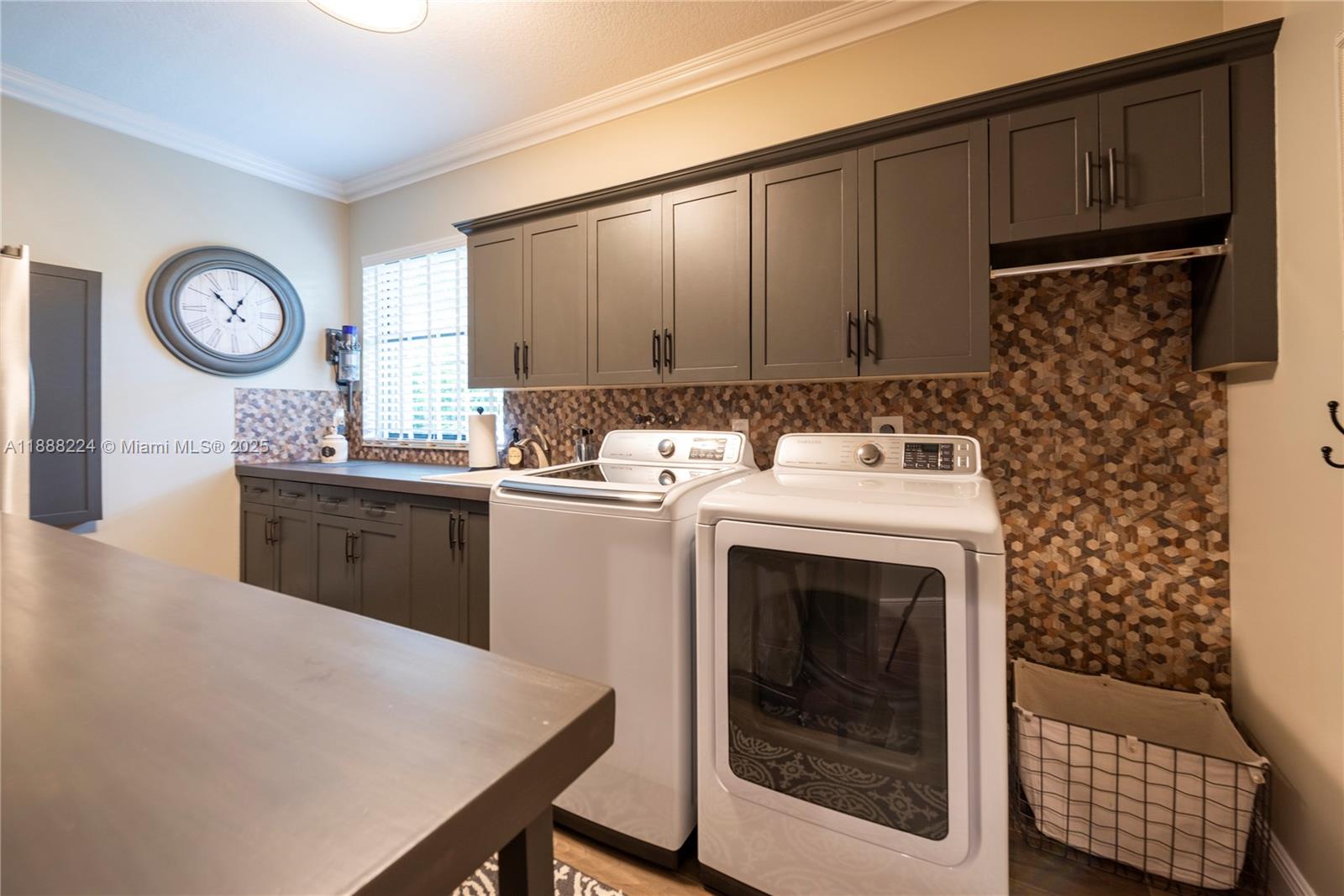 PLANTATION ACRES - Residential