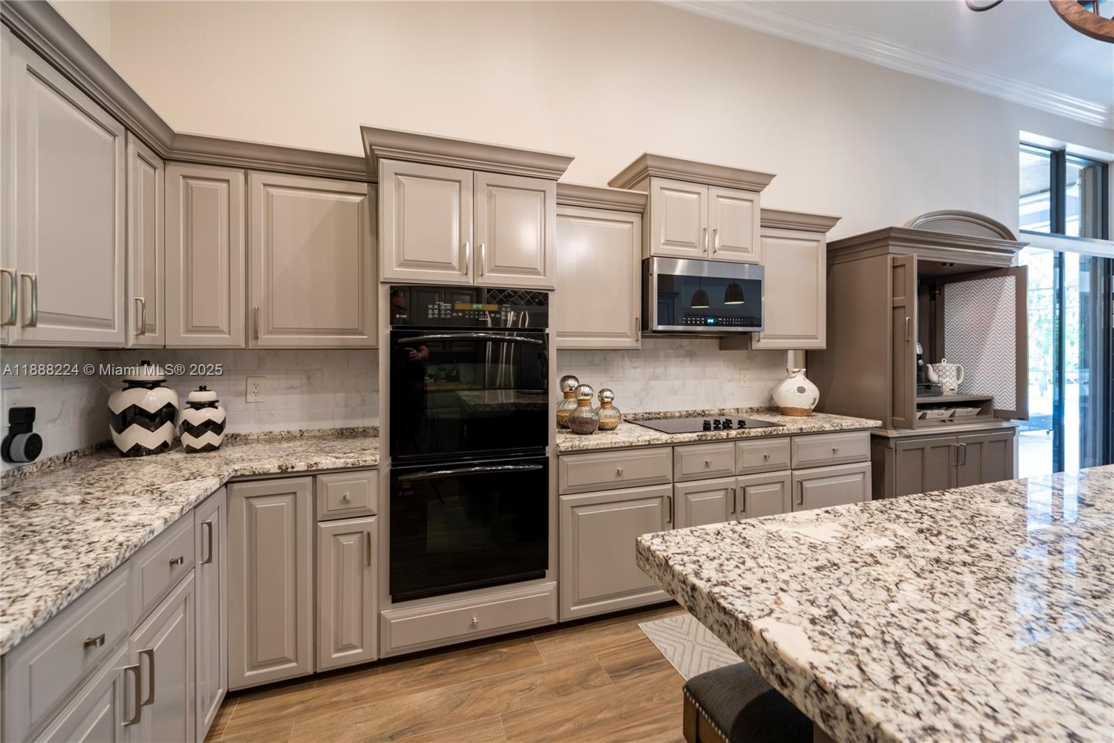 PLANTATION ACRES - Residential