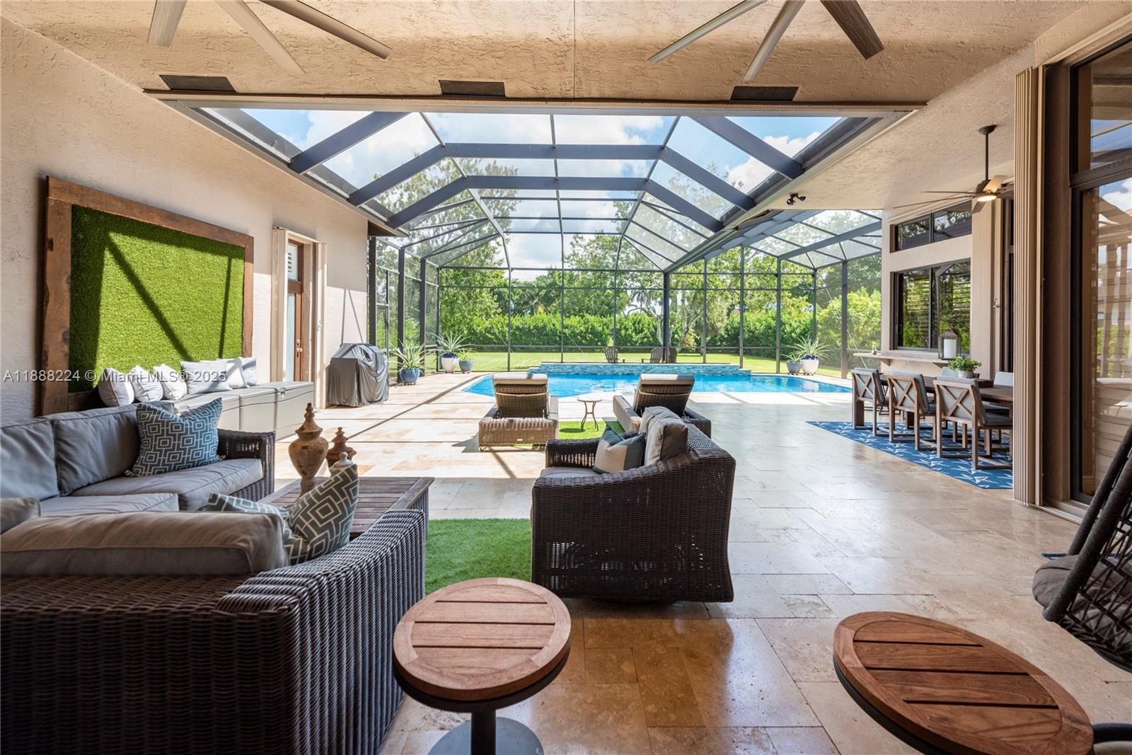 PLANTATION ACRES - Residential