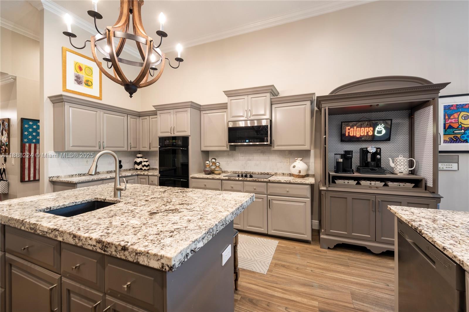 PLANTATION ACRES - Residential