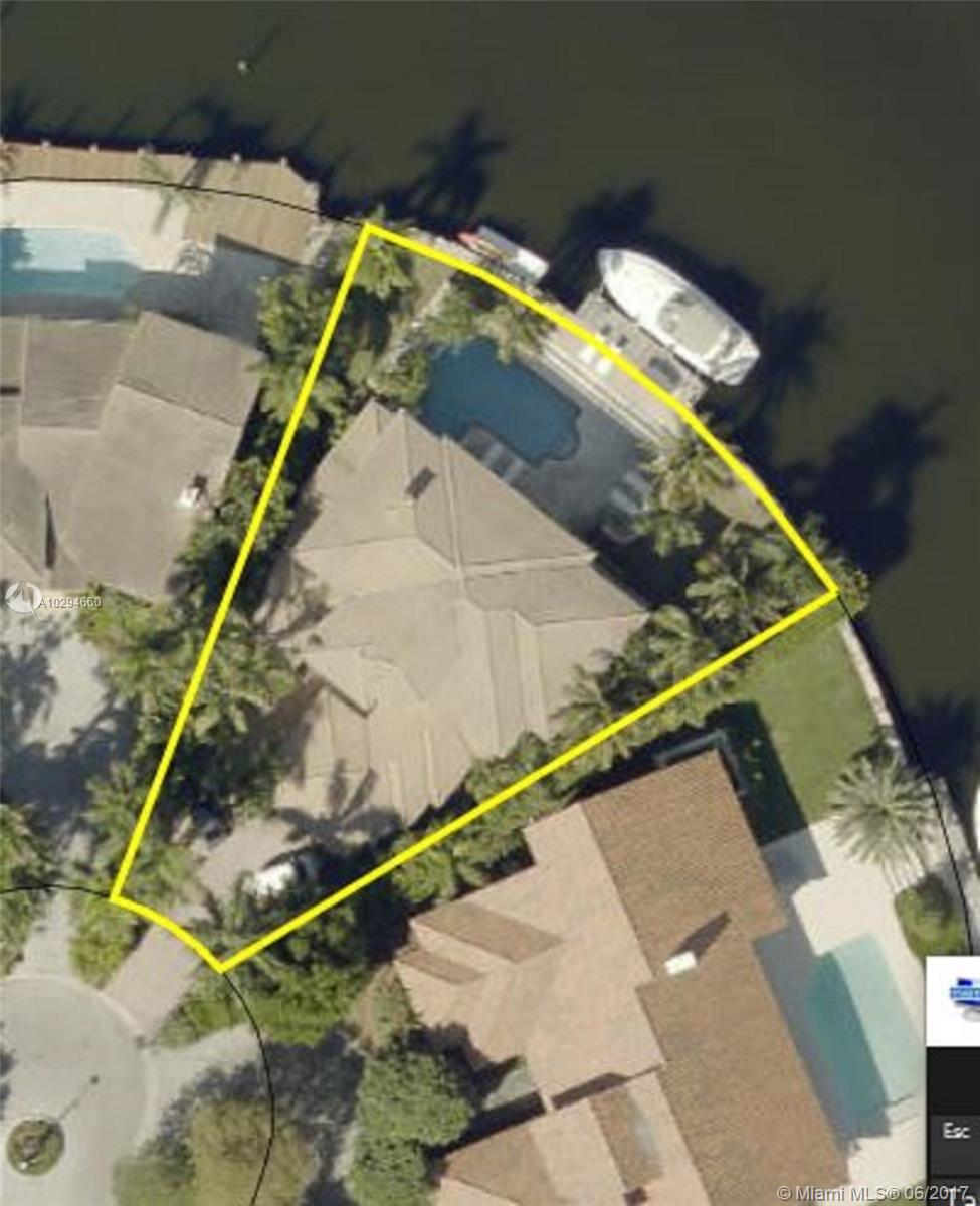 GOLDEN BEACH SEC E - Residential