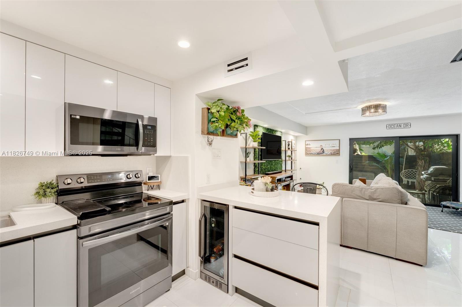 3214 W Trade Ave III-5