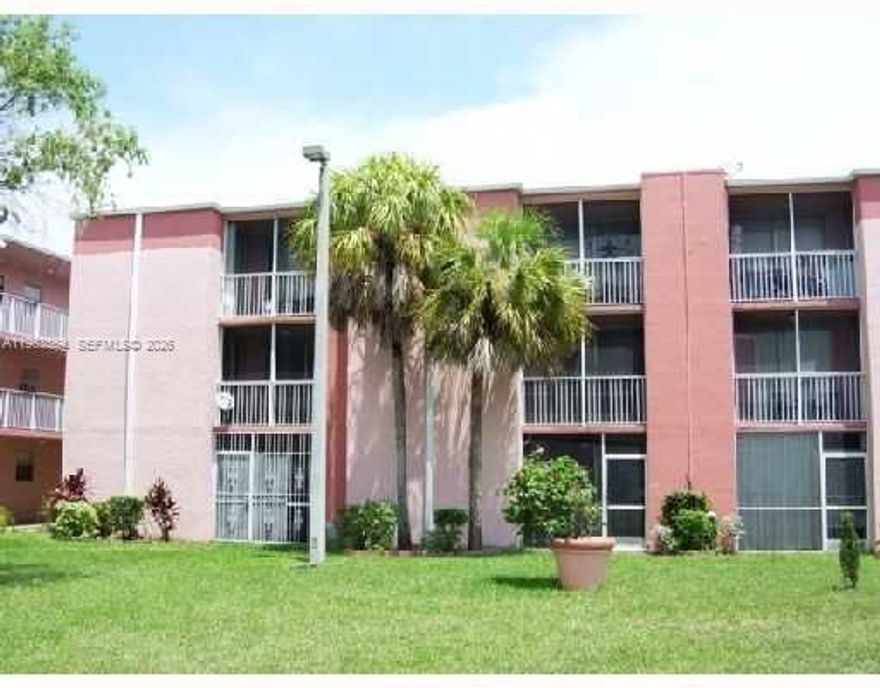 Spacious 2BD/2BA unit conveniently located near the Turnpike. Recently painted and well maintained. Move-in ready with easy access to major highways, shopping, and dining.