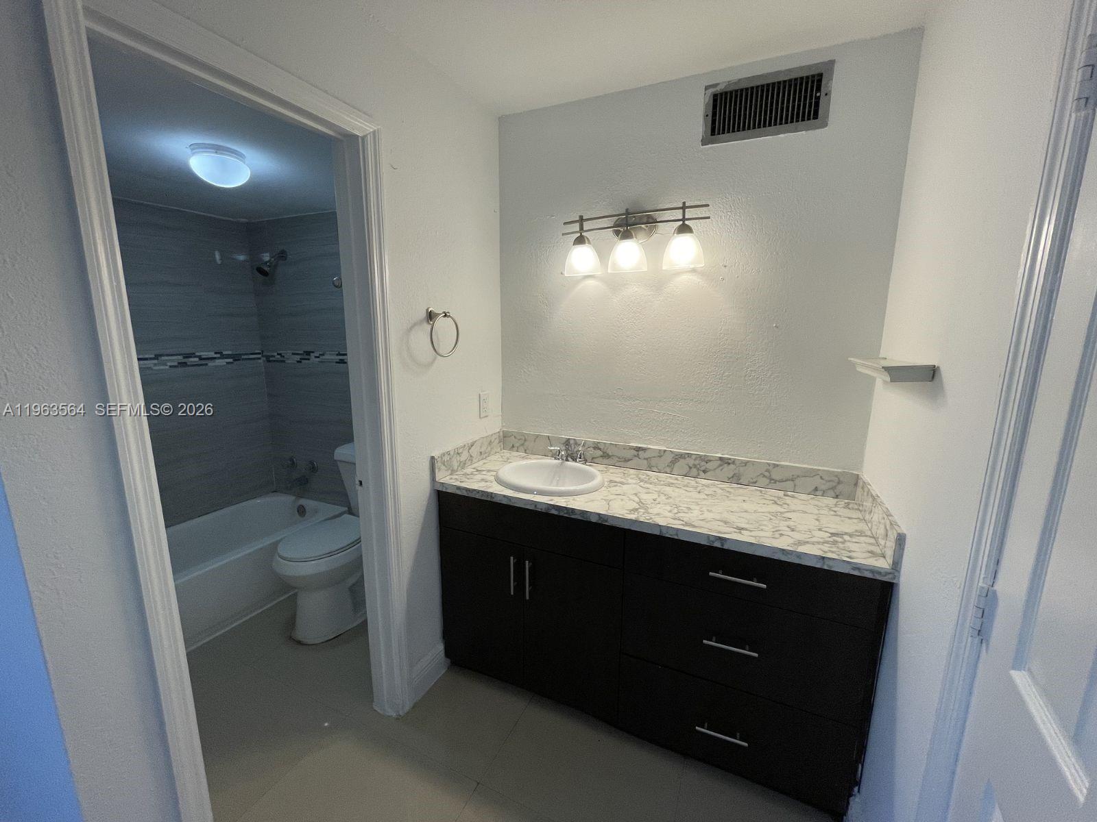 POINT SOUTH CONDO - Residential Lease