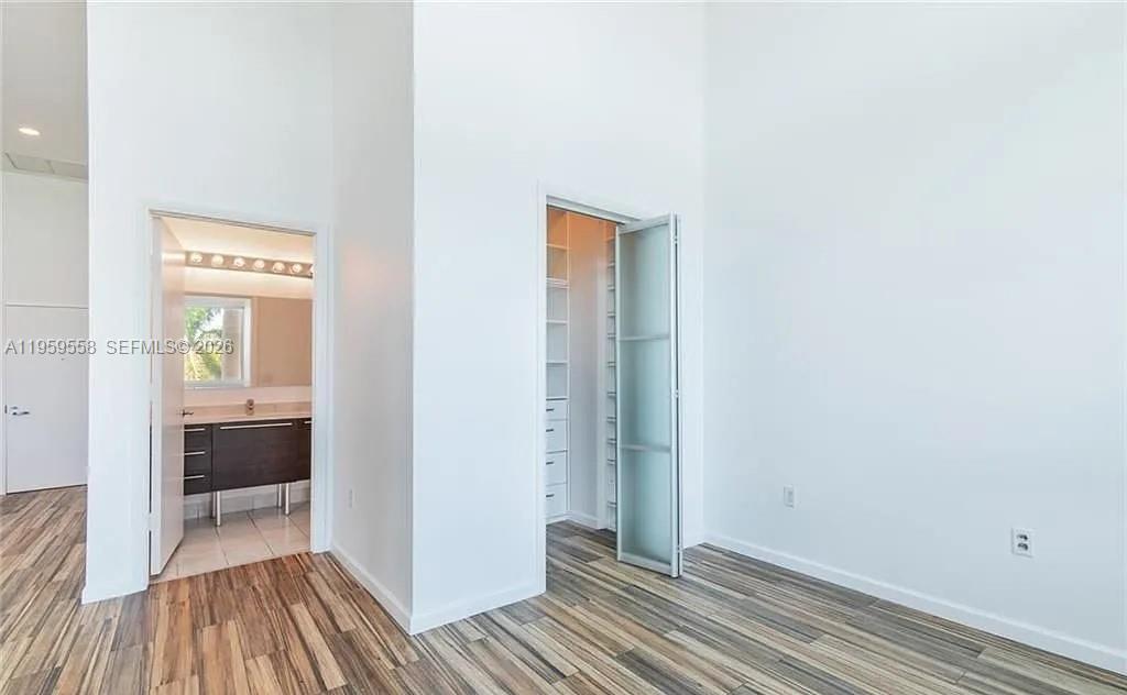 QUANTUM ON THE BAY CONDO - Residential