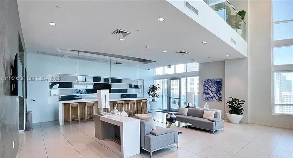 QUANTUM ON THE BAY CONDO - Residential