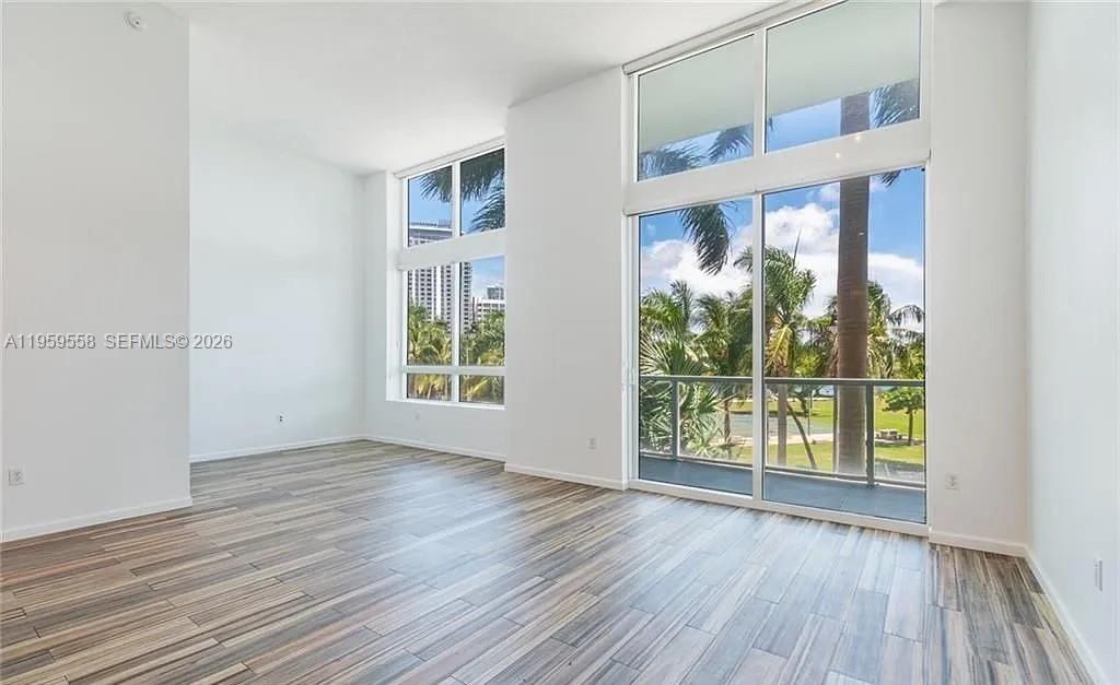 QUANTUM ON THE BAY CONDO - Residential