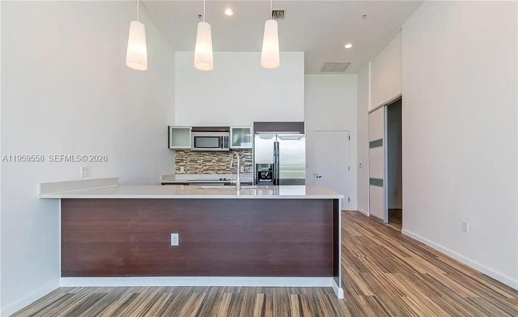 QUANTUM ON THE BAY CONDO - Residential