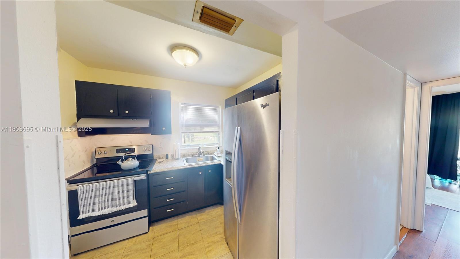 9121 Sunrise Lakes Blvd 201, Sunrise, FL, 33322/$74,900 4 9121 Sunrise Lakes Blvd 201