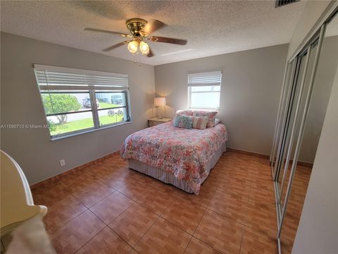 Single Family Residence in Boynton Beach FL 1220 22nd Ave Ave 30.jpg